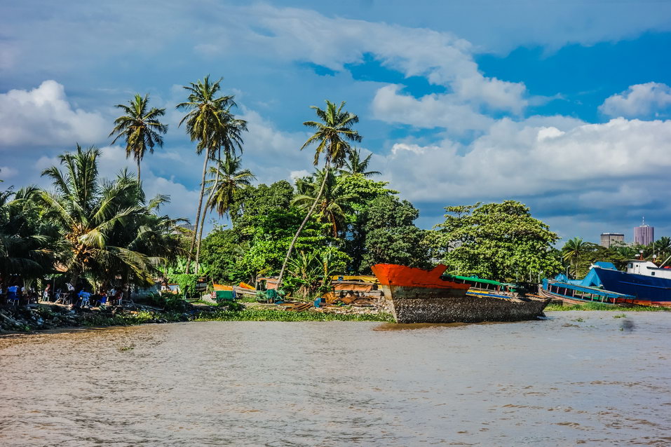 Abidjan (Ivory Coast) © One Man Wolf Pack