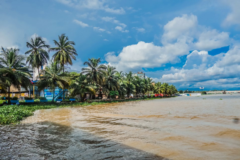 Abidjan (Ivory Coast) © One Man Wolf Pack