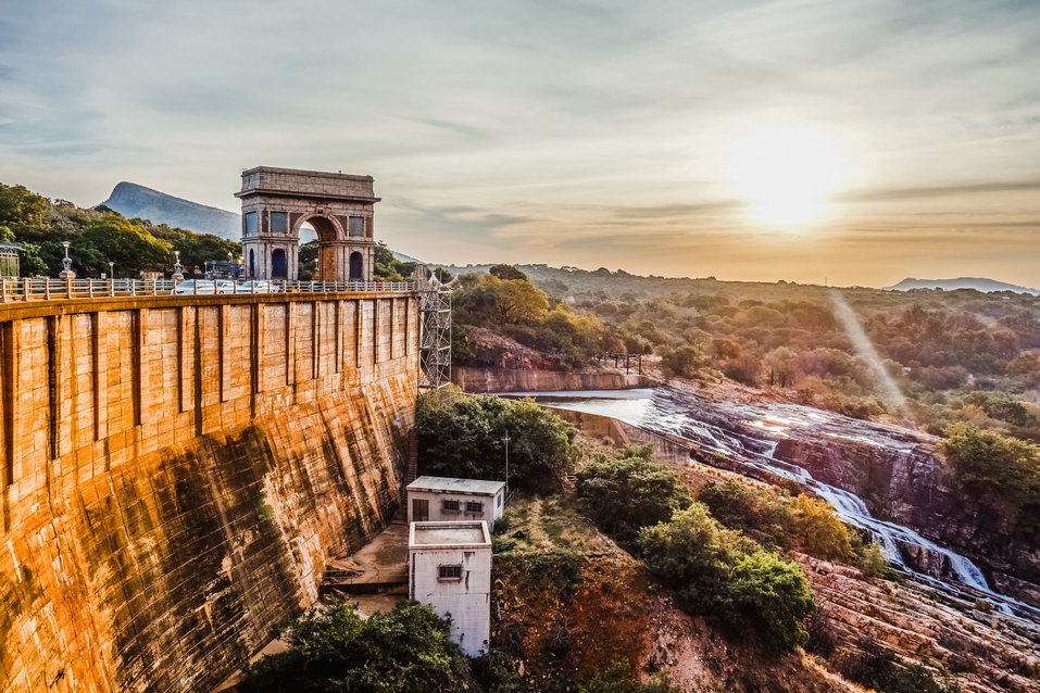 Hartbeespoort Dam (South Africa) © One Man Wolf Pack