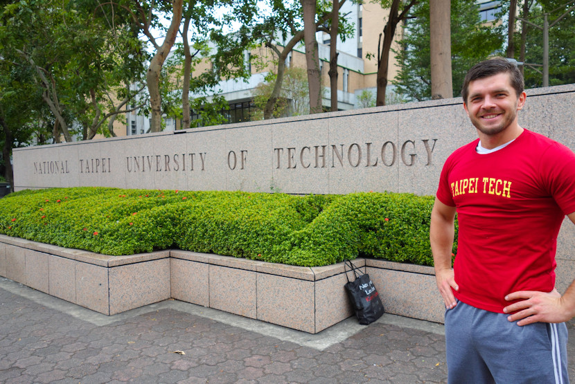 Miroslaw Wawak | One Man Wolf Pack in Taipei (Taiwan) at National Taipei University of Technology