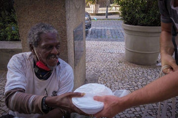 Miroslaw Wawak supporting the Homeless of Rio during COVID-19 pandemic | May 5, 2020