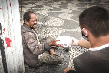 Miroslaw Wawak supporting the Homeless of Rio during COVID-19 pandemic | May 5, 2020