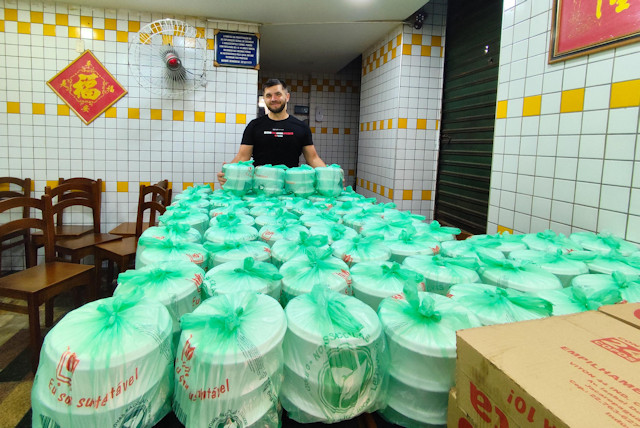 Miroslaw Wawak supporting the Homeless of Rio on Good Friday | April 18, 2025