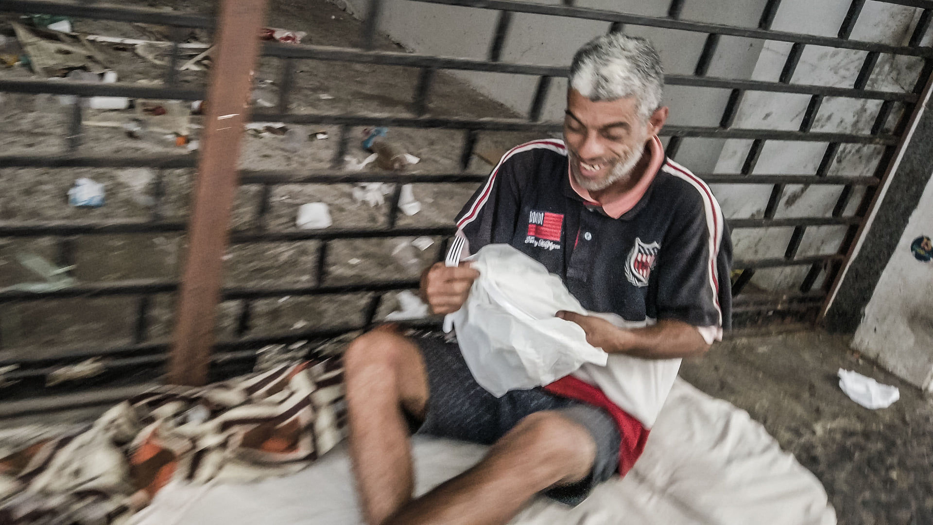 Miroslaw Wawak supporting the Homeless of Rio during COVID-19 pandemic | Christmas 2020