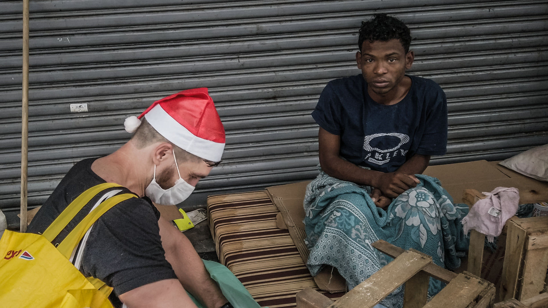 Miroslaw Wawak supporting the Homeless of Rio during COVID-19 pandemic | Christmas 2020