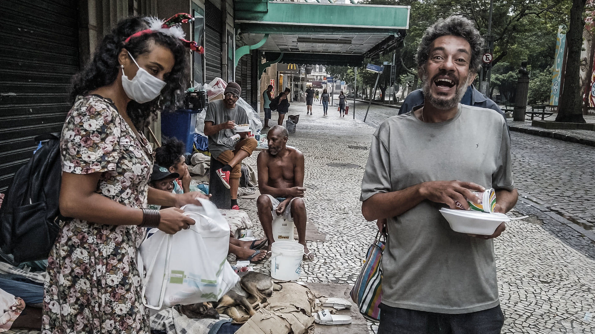 Miroslaw Wawak supporting the Homeless of Rio during COVID-19 pandemic | Christmas 2020