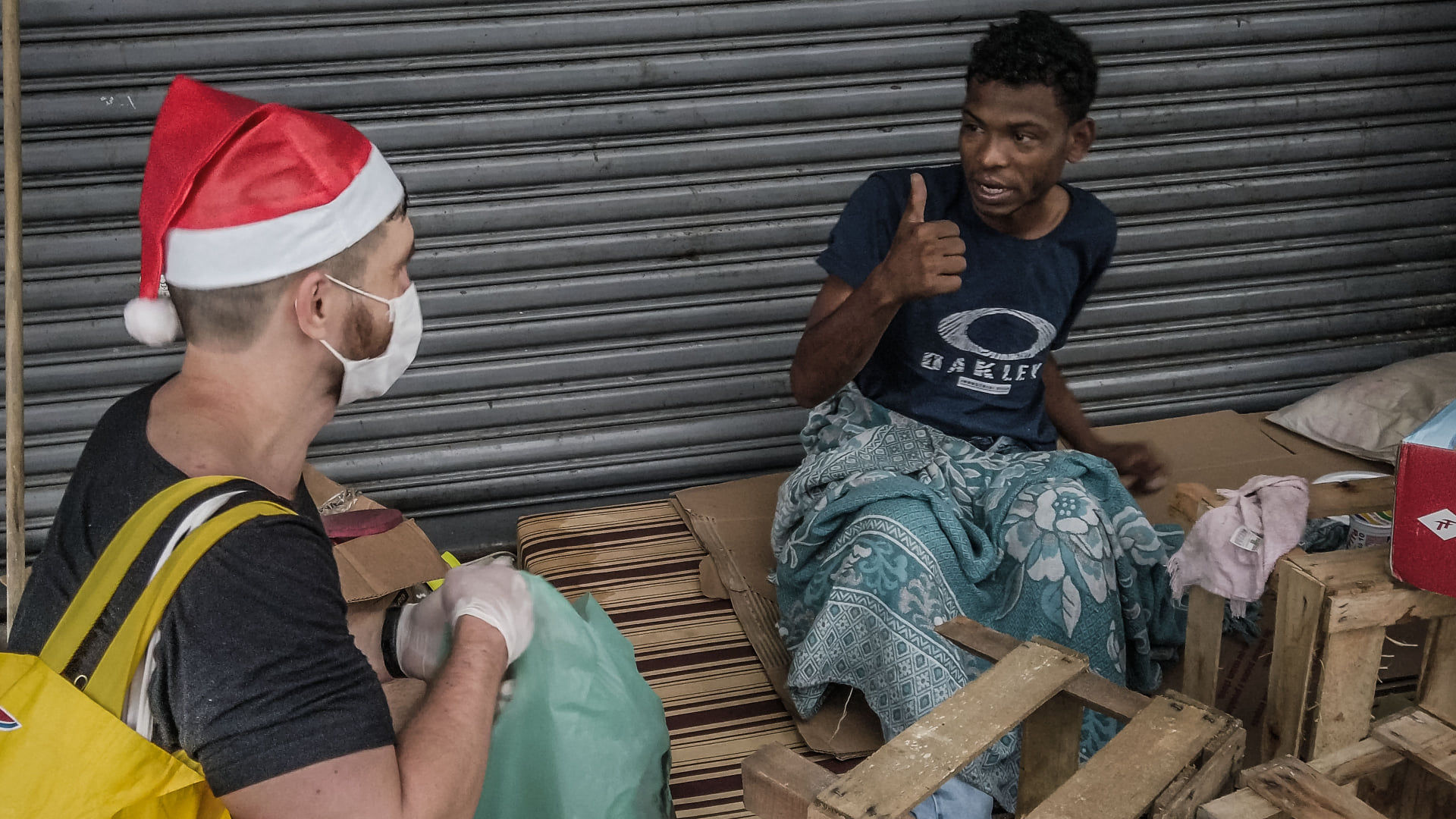 Miroslaw Wawak supporting the Homeless of Rio during COVID-19 pandemic | Christmas 2020