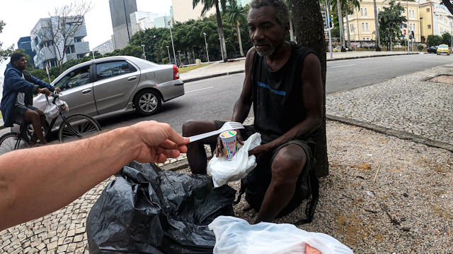 Miroslaw Wawak supporting the Homeless of Rio de Janeiro | August 7, 2022