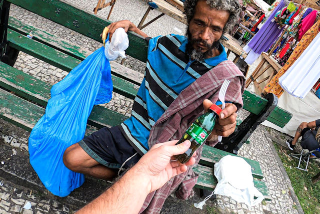 Miroslaw Wawak supporting the Homeless of Rio de Janeiro | Christmas 2022