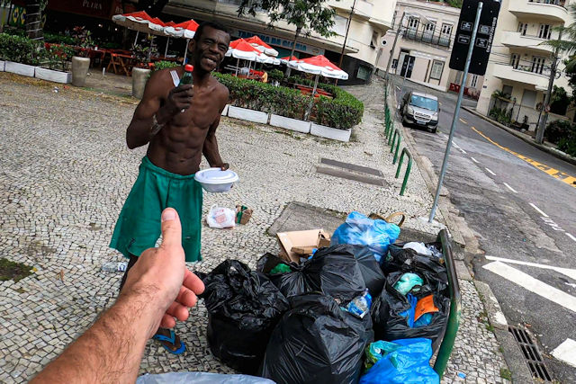 Miroslaw Wawak supporting the Homeless of Rio de Janeiro | Christmas 2022